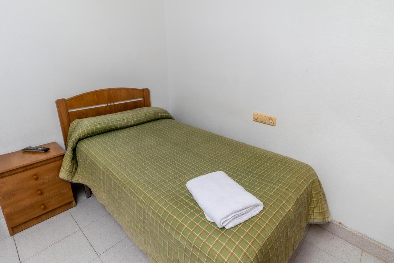 Hostal - Restaurante La Buena Villa By Vivere Stays Villalonquejar Ngoại thất bức ảnh
