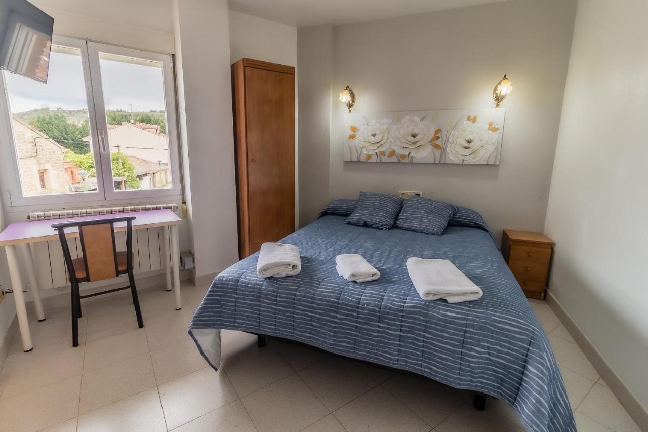 Hostal - Restaurante La Buena Villa By Vivere Stays Villalonquejar Ngoại thất bức ảnh