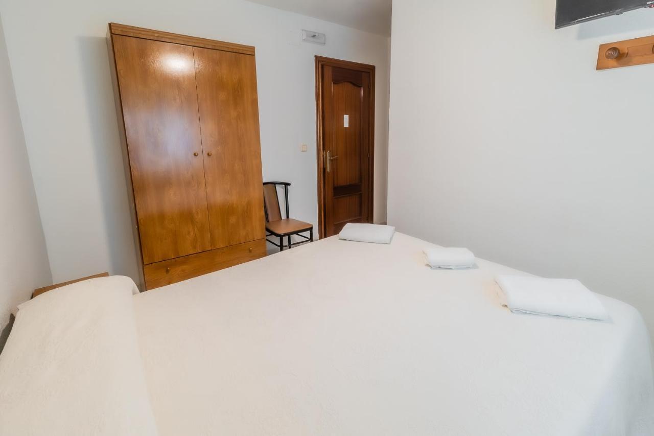Hostal - Restaurante La Buena Villa By Vivere Stays Villalonquejar Ngoại thất bức ảnh