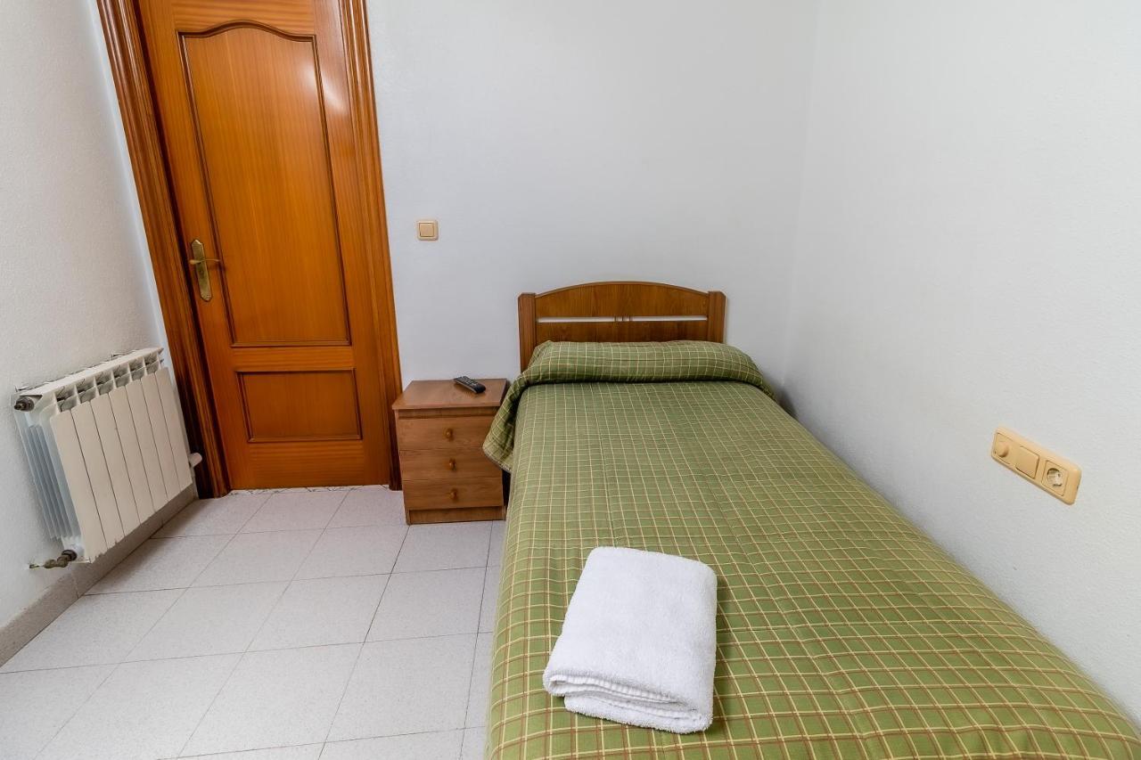 Hostal - Restaurante La Buena Villa By Vivere Stays Villalonquejar Ngoại thất bức ảnh