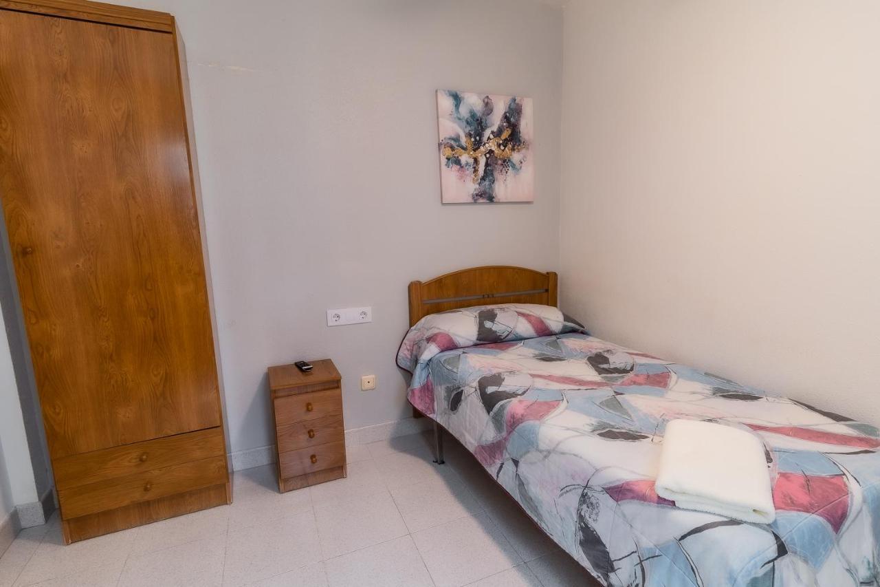 Hostal - Restaurante La Buena Villa By Vivere Stays Villalonquejar Ngoại thất bức ảnh