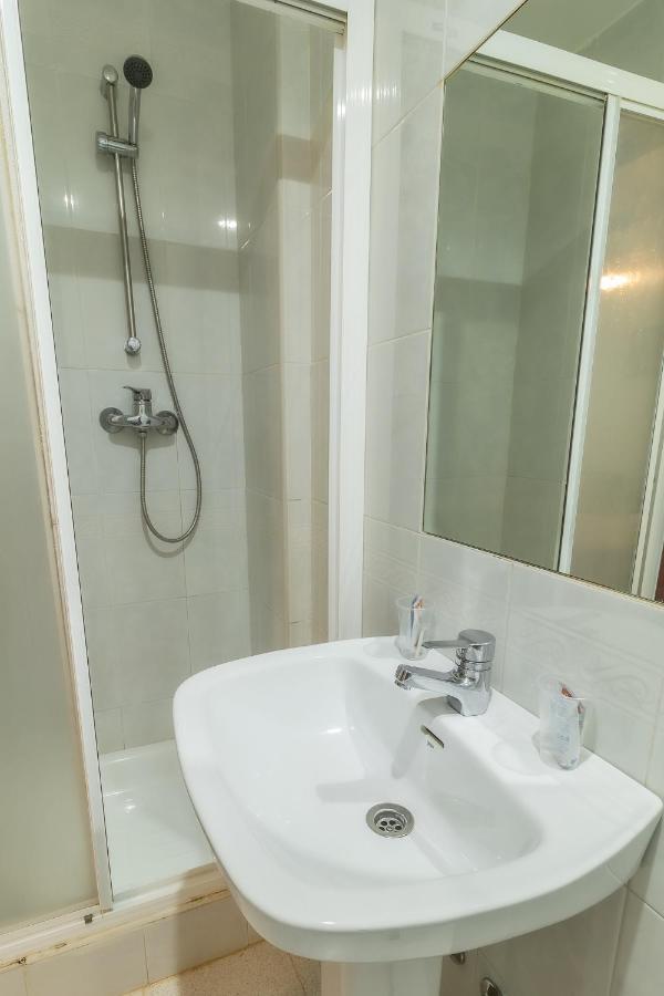 Hostal - Restaurante La Buena Villa By Vivere Stays Villalonquejar Ngoại thất bức ảnh
