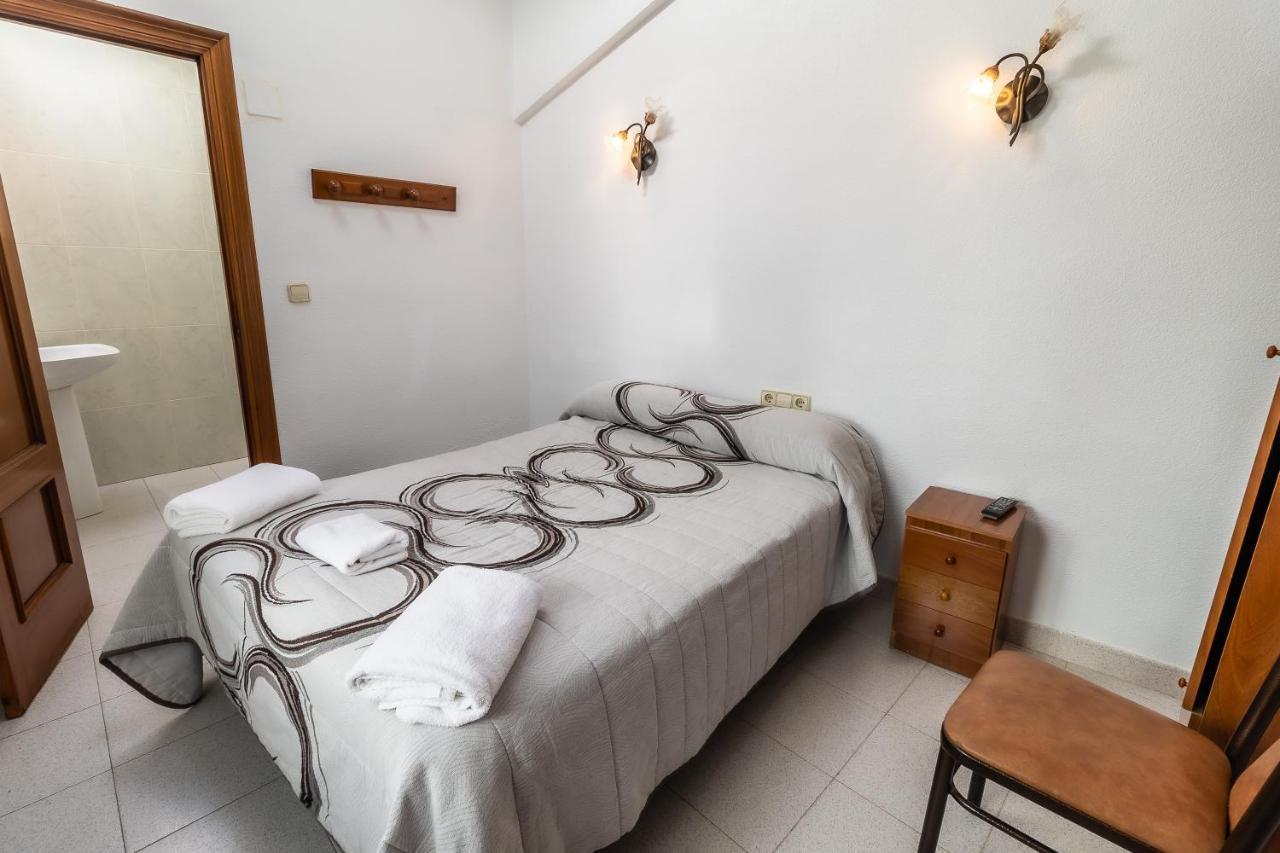 Hostal - Restaurante La Buena Villa By Vivere Stays Villalonquejar Ngoại thất bức ảnh