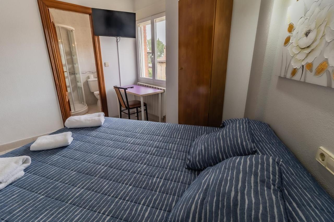 Hostal - Restaurante La Buena Villa By Vivere Stays Villalonquejar Ngoại thất bức ảnh