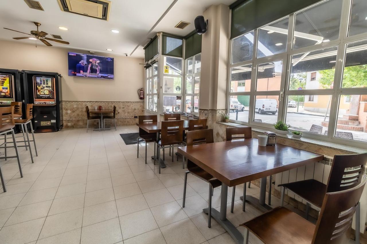 Hostal - Restaurante La Buena Villa By Vivere Stays Villalonquejar Ngoại thất bức ảnh