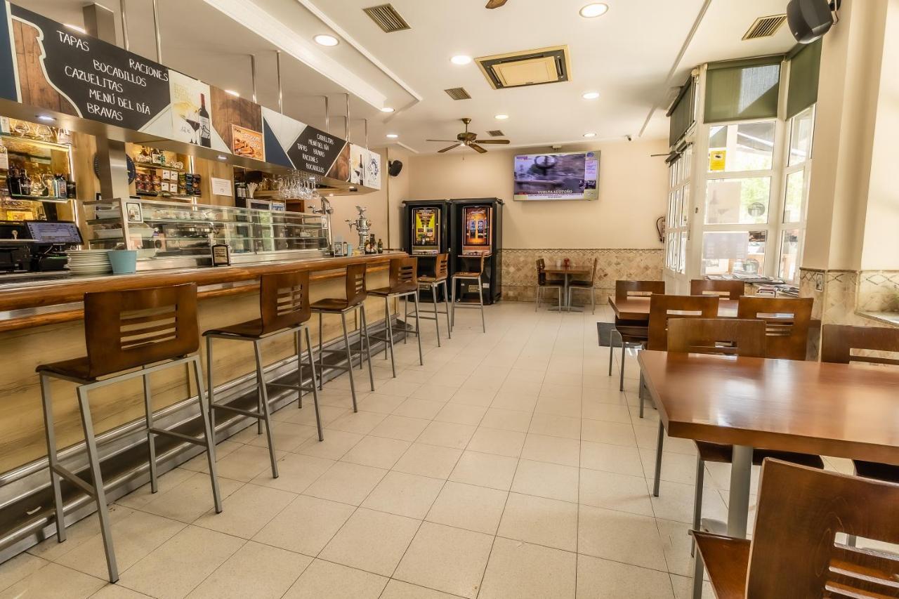 Hostal - Restaurante La Buena Villa By Vivere Stays Villalonquejar Ngoại thất bức ảnh